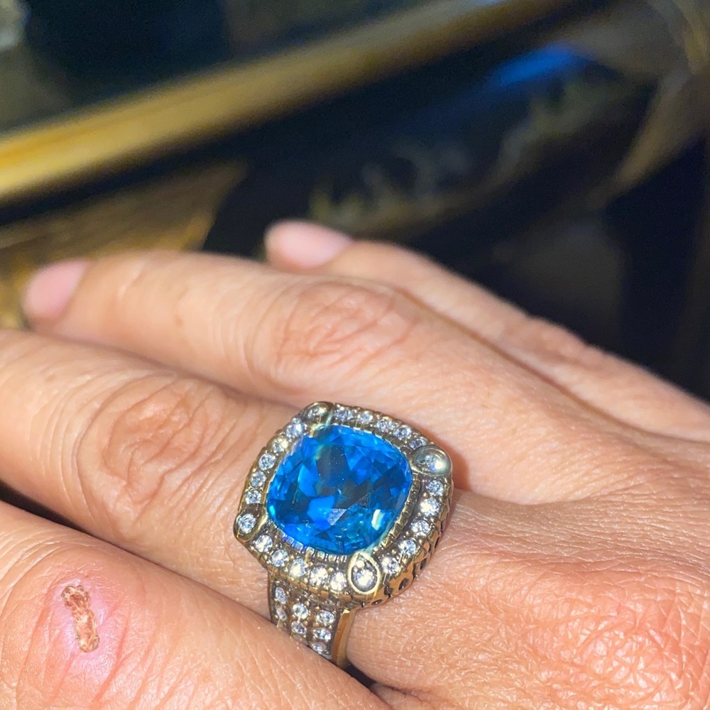 Heidi Daus Blue Crystal and Gold Statement Ring Size 9 (Bracelet not included) - Picture 9 of 10